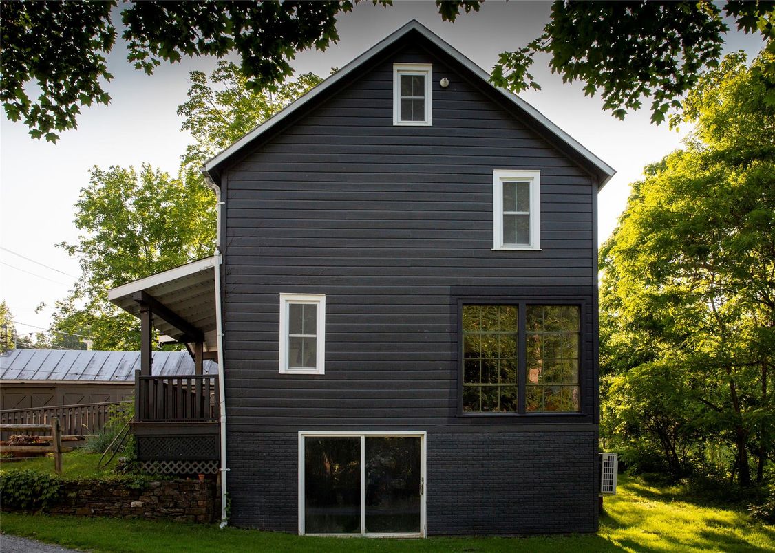 Exterior, Facade, None