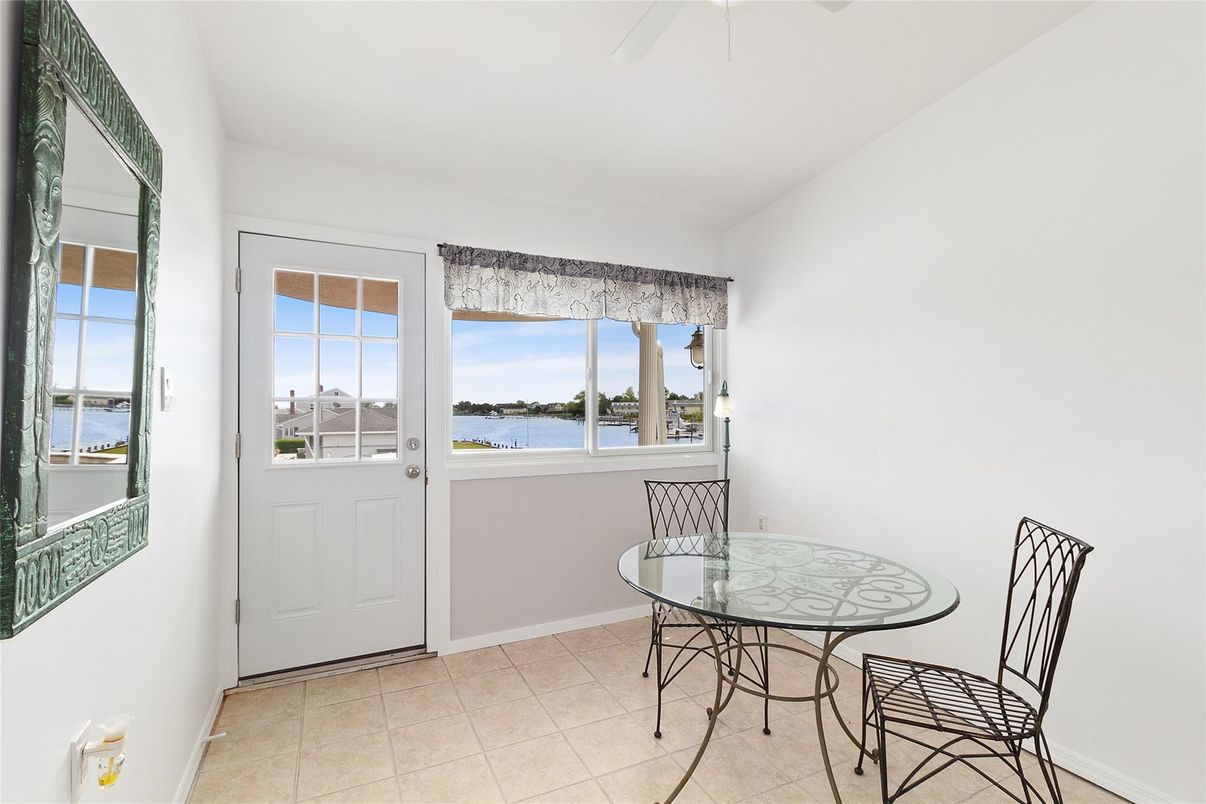 Dining room, Interior, Water