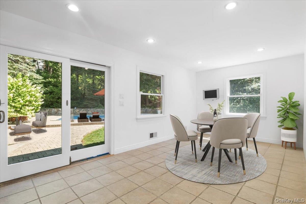 Dining room, Interior, Recessed Lighting
