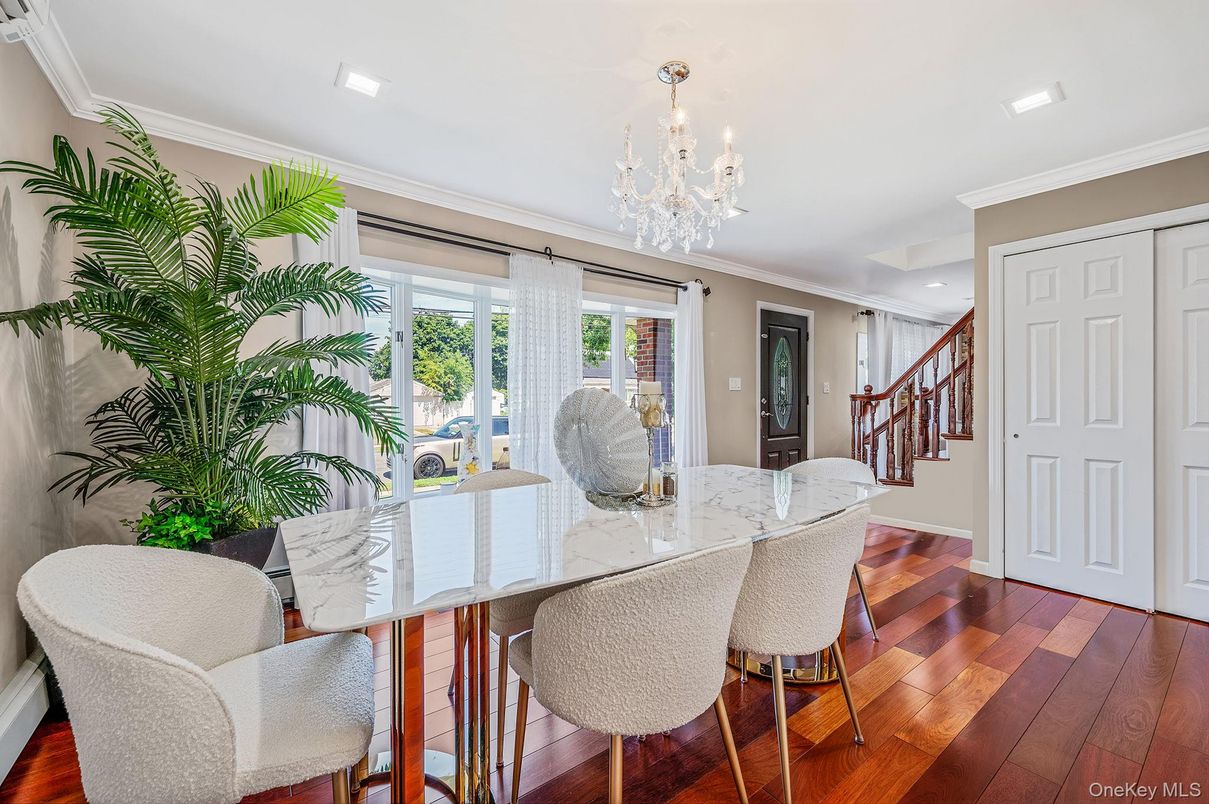 Chandelier, Dining room, Interior, Recessed Lighting, Wood Texture Flooring