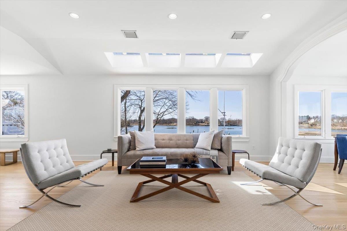 Interior, Living room, Recessed Lighting, Water, Wood Texture Flooring
