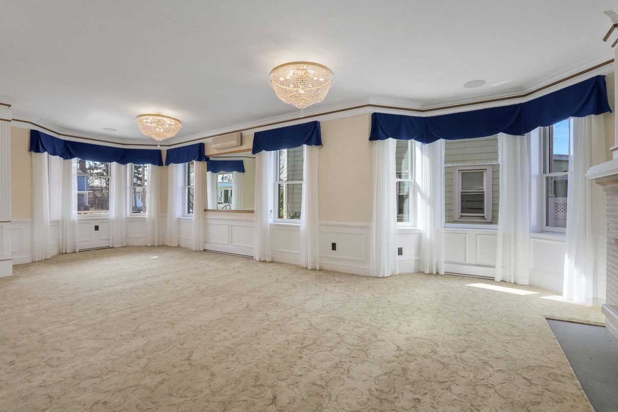 Chandelier, Empty room, Interior