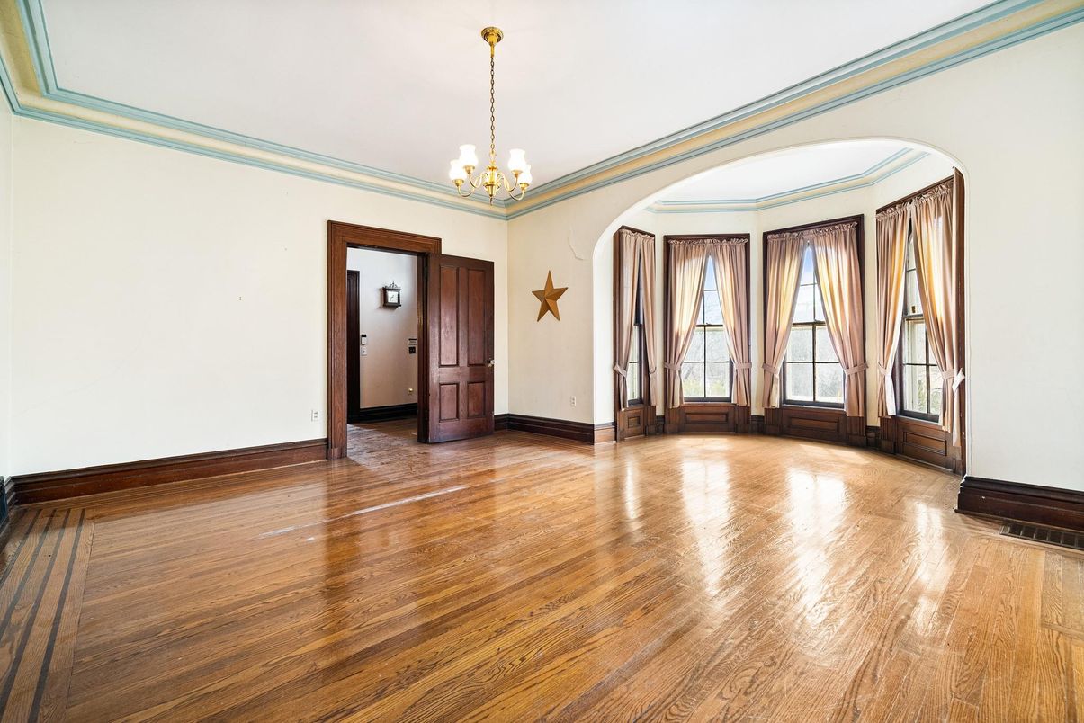 Chandelier, Empty room, Interior, Wood Texture Flooring
