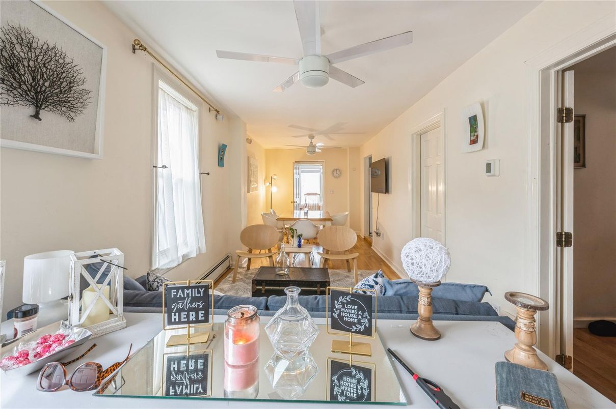 Dining room, Interior