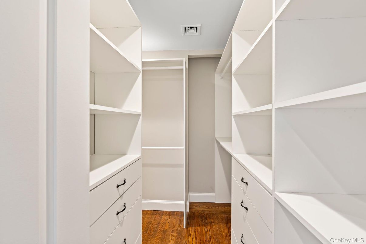 Interior, Walk-in Closets, Wood Texture Flooring