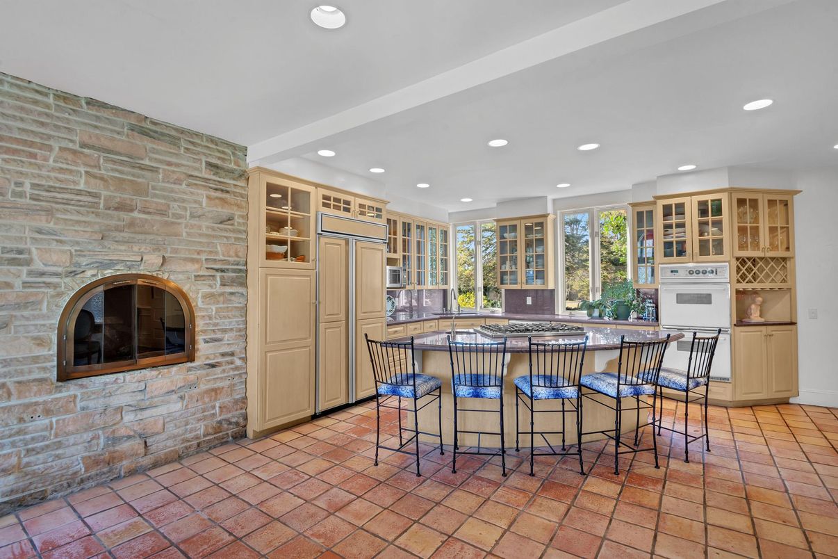 Interior, Kitchen, Recessed Lighting, Stone Walls