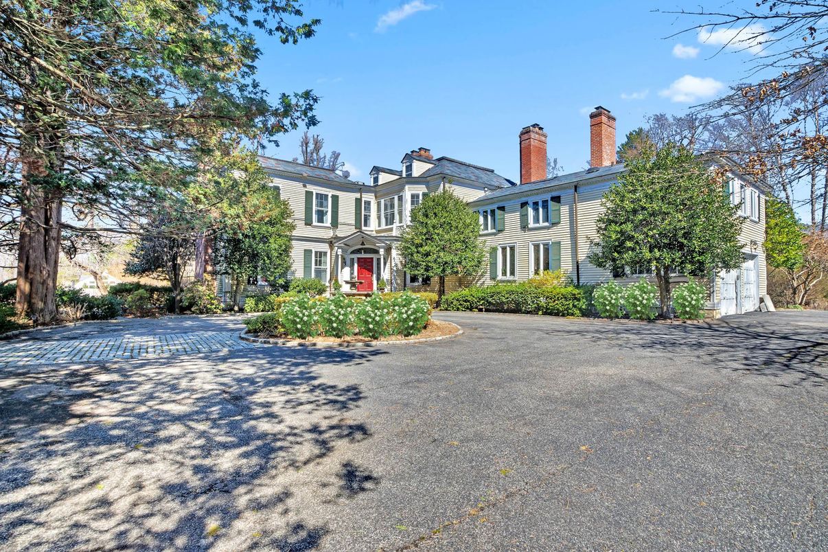 Backyard, Exterior, Facade, French Provincial