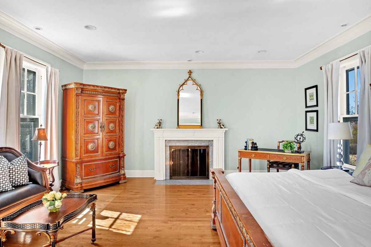 Bedroom, Fireplace, Interior, Recessed Lighting, Wood Texture Flooring