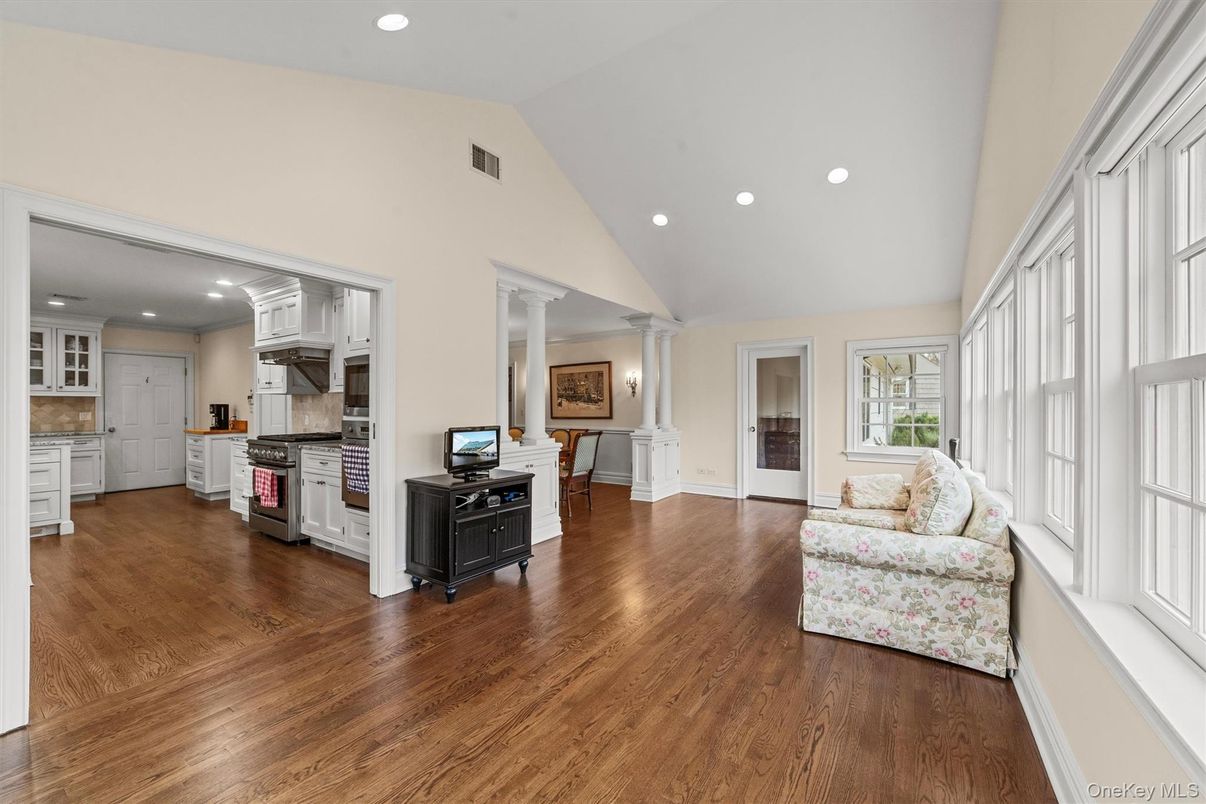 Interior, Kitchen, Living room, Recessed Lighting, Wood Texture Flooring