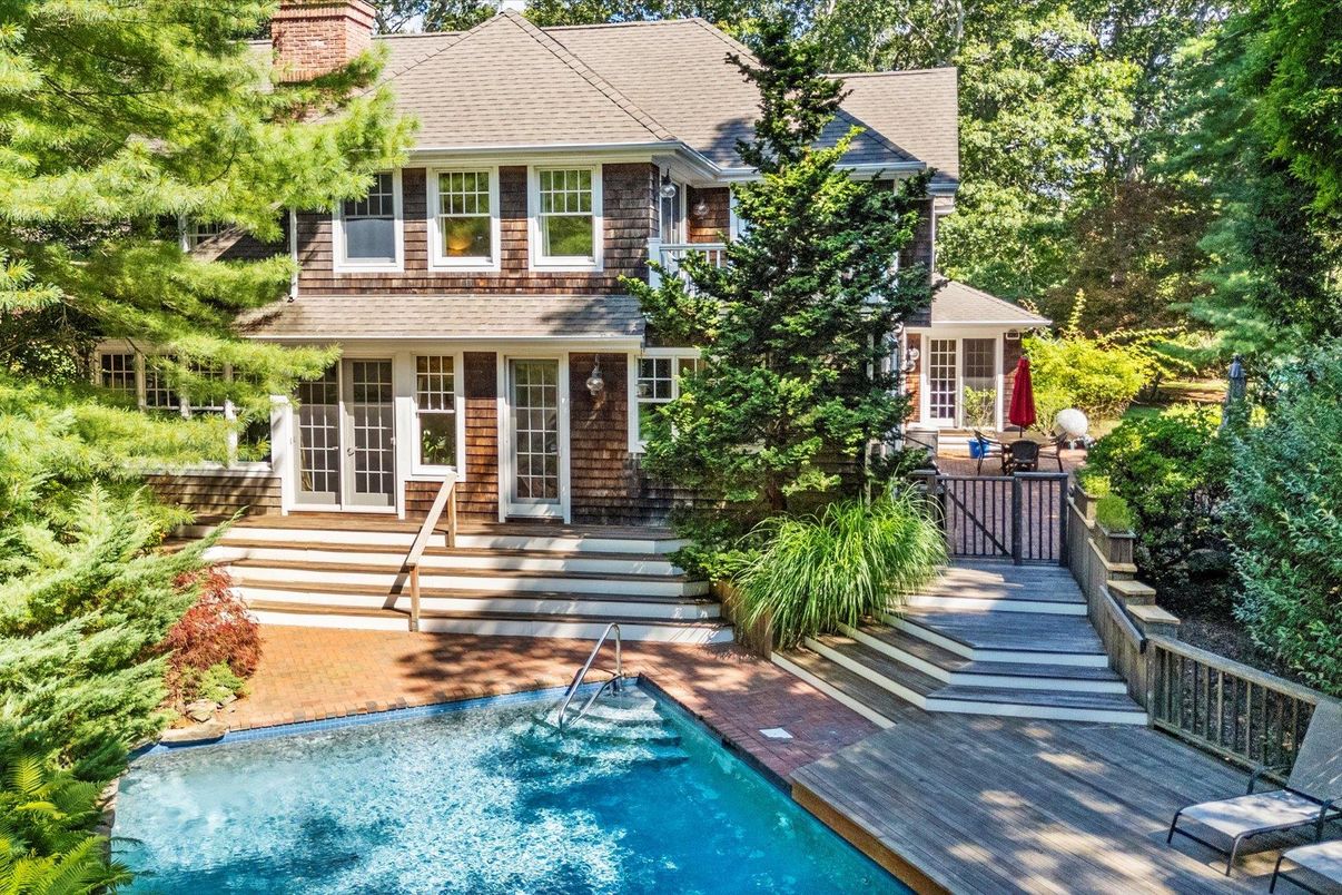 Exterior, Pool