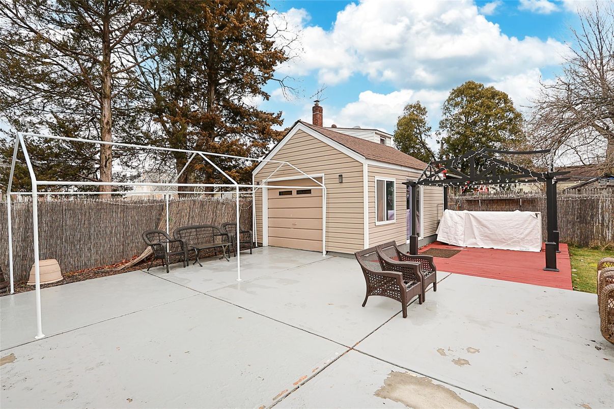 Backyard, Detached Garage, Exterior