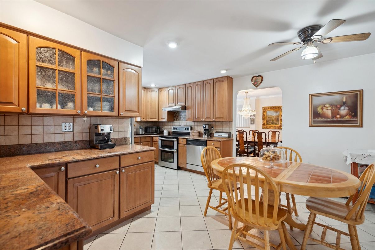 Dining room, Interior, Kitchen, Recessed Lighting