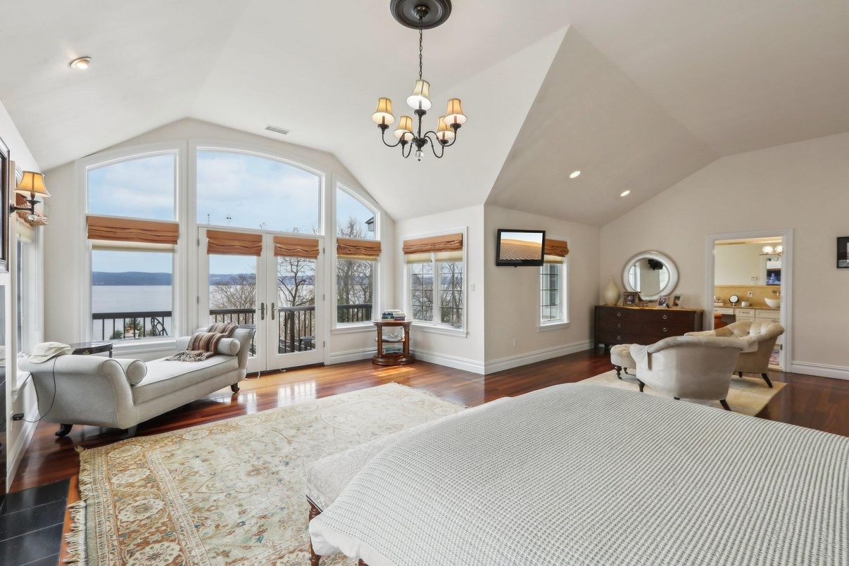 Bedroom, Chandelier, Interior, Recessed Lighting, Water, Wood Texture Flooring