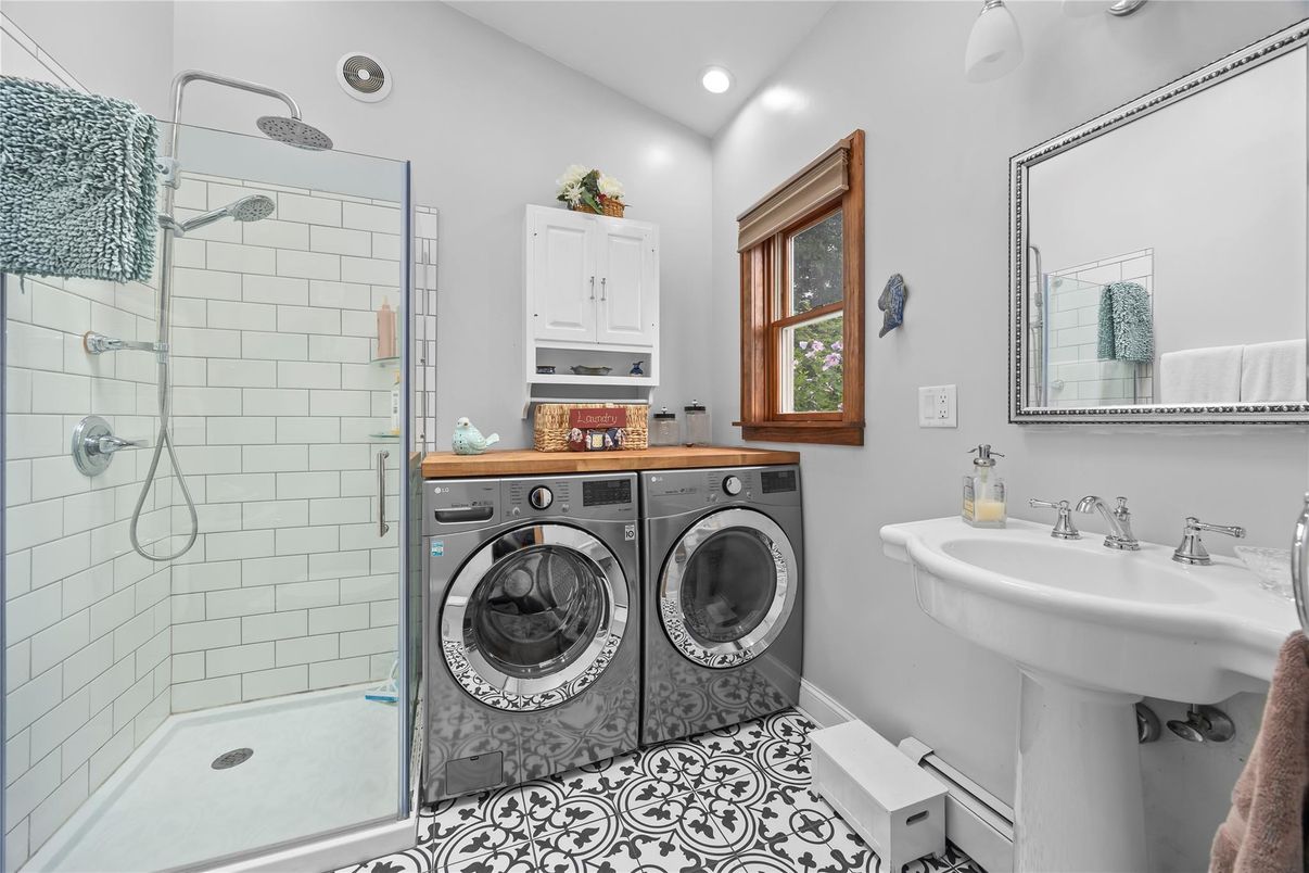 Bathroom, Interior, Recessed Lighting, Washer
