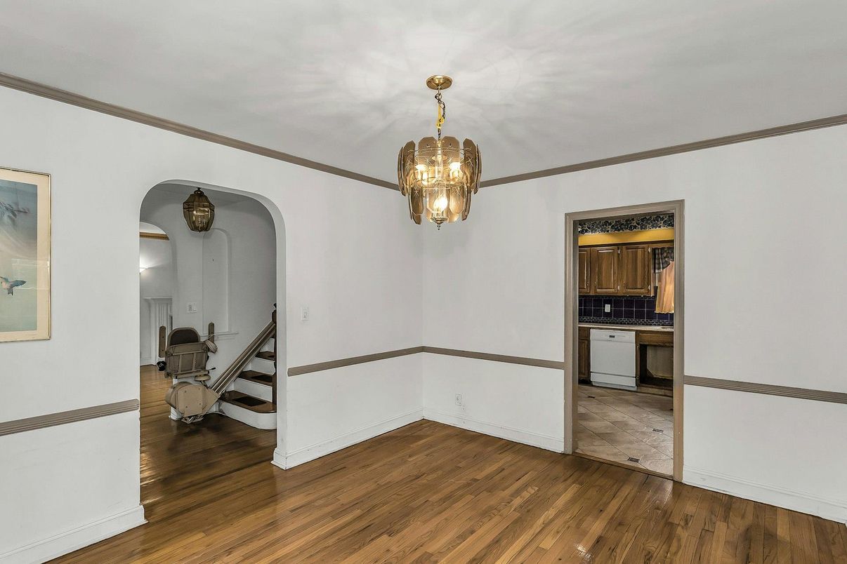 Chandelier, Interior, Wood Texture Flooring