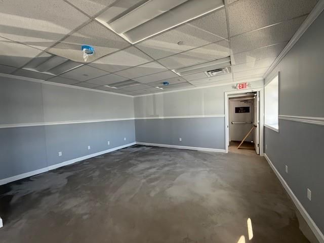 Empty room, Interior