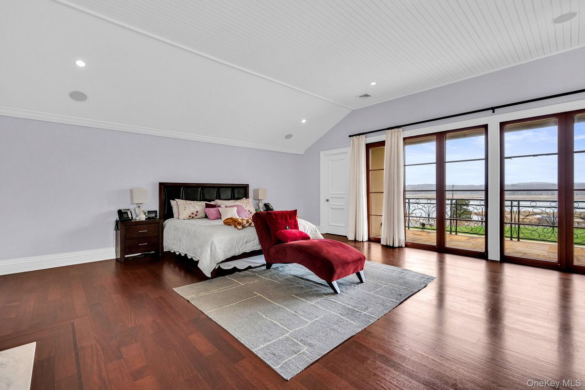 Bedroom, Interior, Recessed Lighting, Water, Wood Texture Flooring