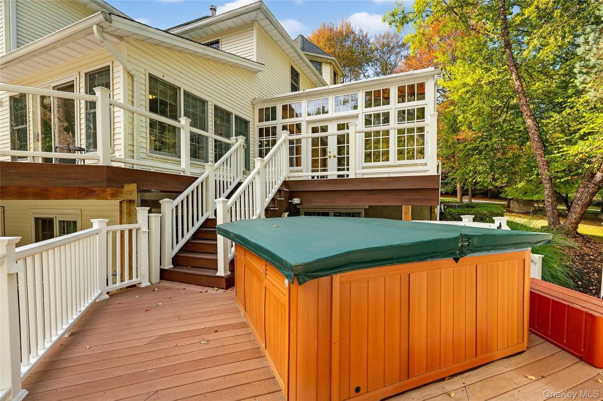 Exterior, Hot Tub