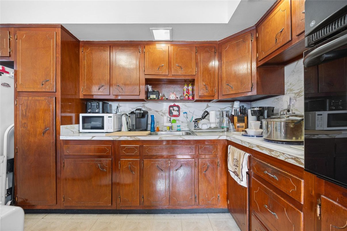 Interior, Kitchen, Tile Countertops