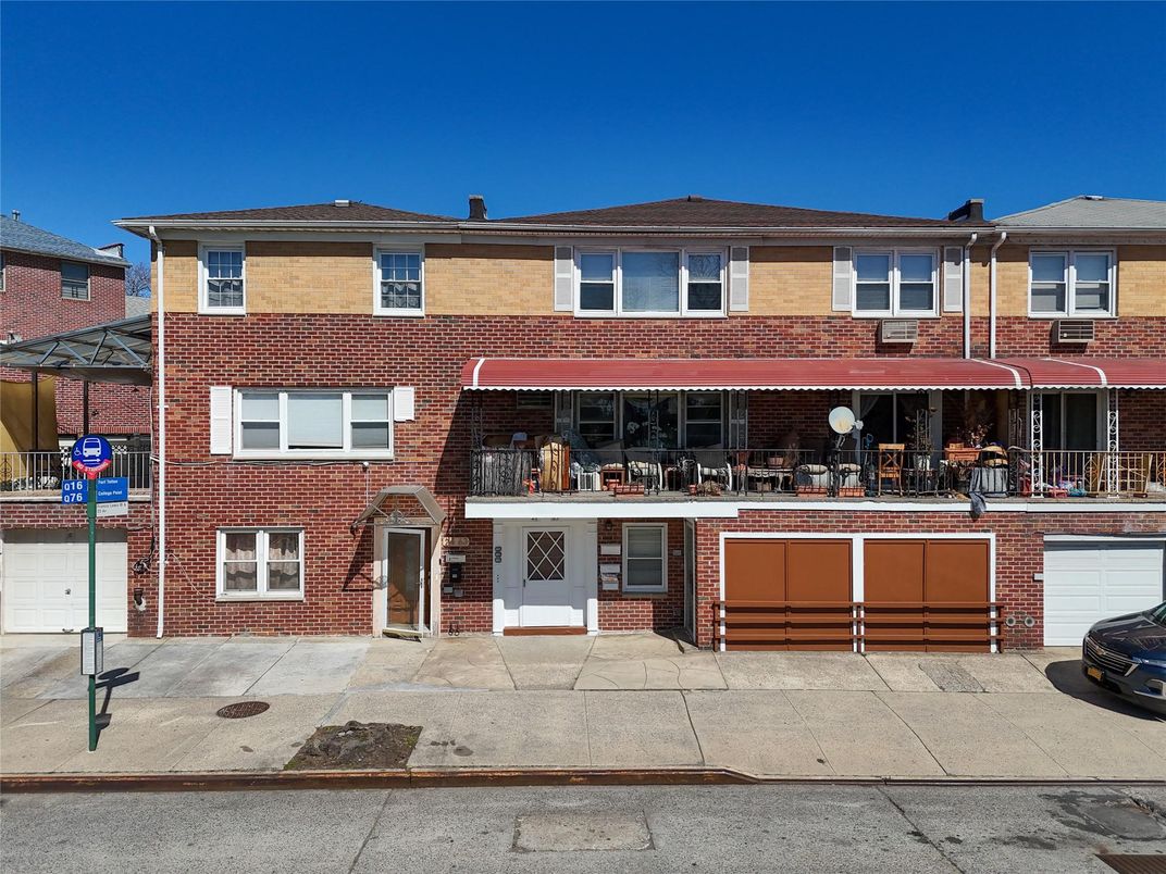 Attached, Exterior, Facade, Brick Facade, Rowhouse