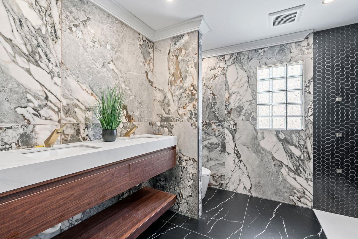 Bathroom, Dual Sink Vanities, Interior, Marble, Marble Walls, Recessed Lighting