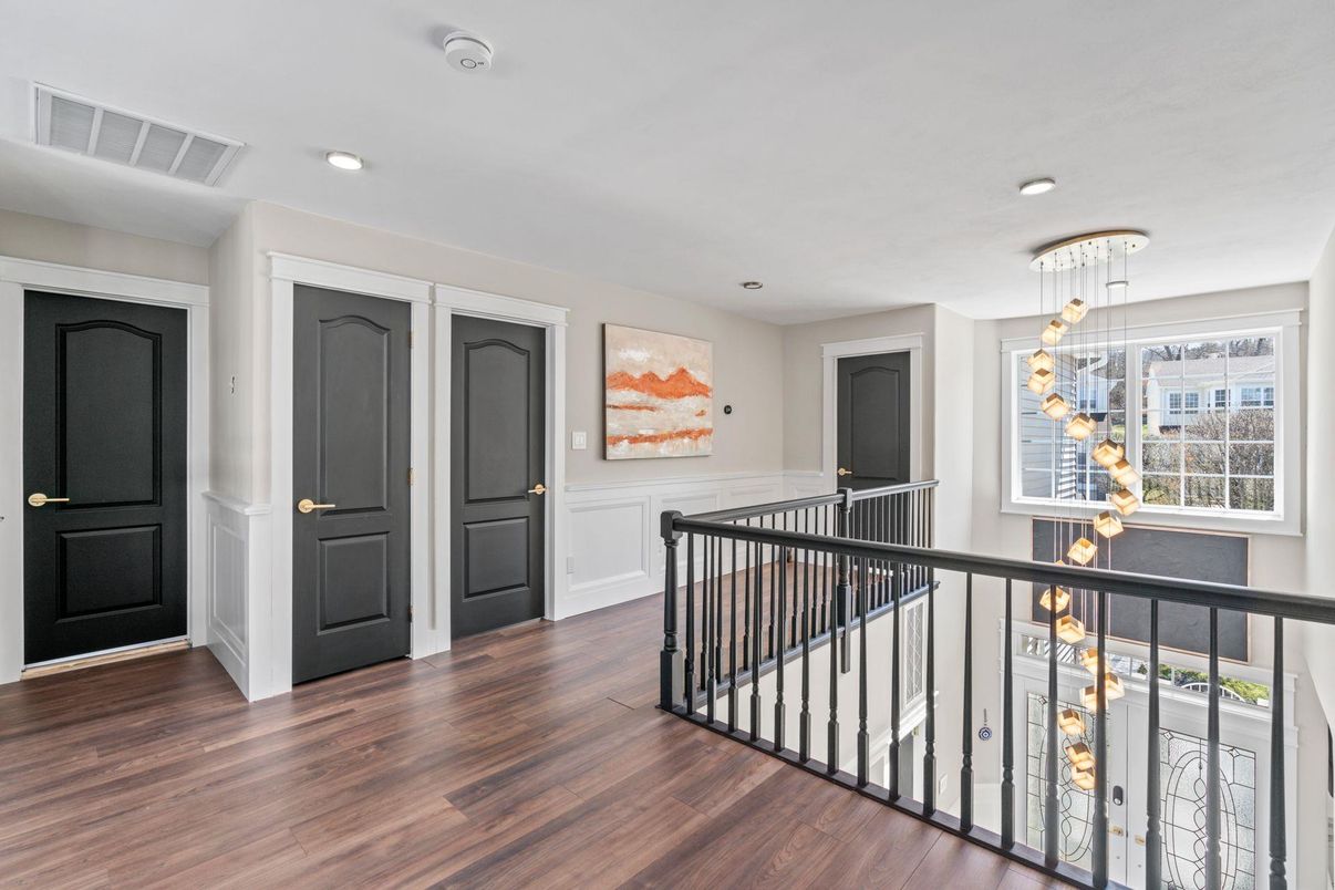 Interior, Pendant Lights, Recessed Lighting, Wood Texture Flooring