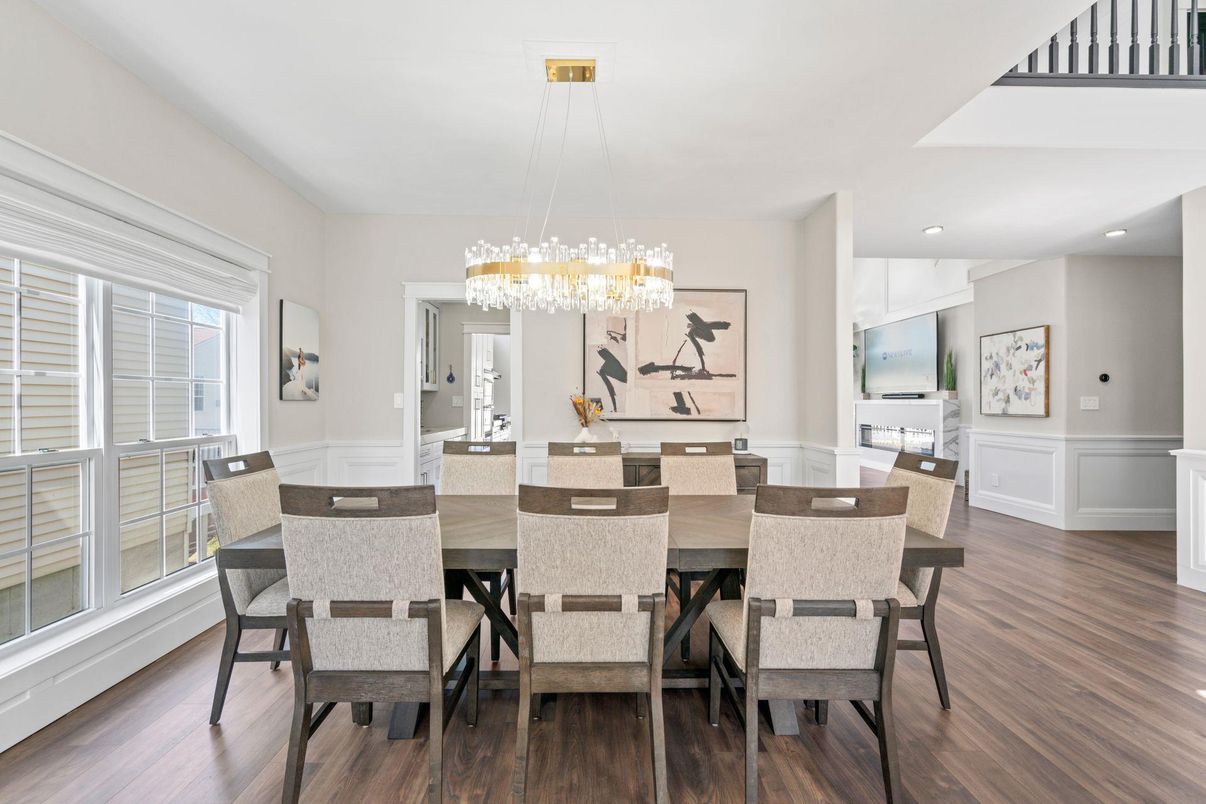 Chandelier, Dining room, Interior, Kitchen, Pendant Lights, Recessed Lighting, Wood Texture Flooring