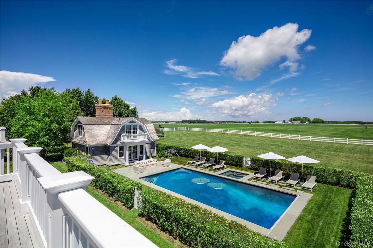 Exterior, Pool, Water