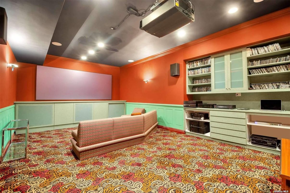 Interior, Projection Screen, Recessed Lighting, Theatre Room