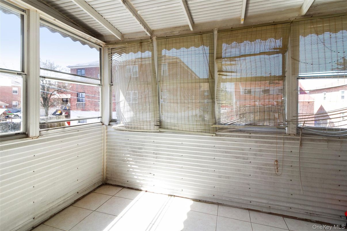Empty room, Interior, Sun Room