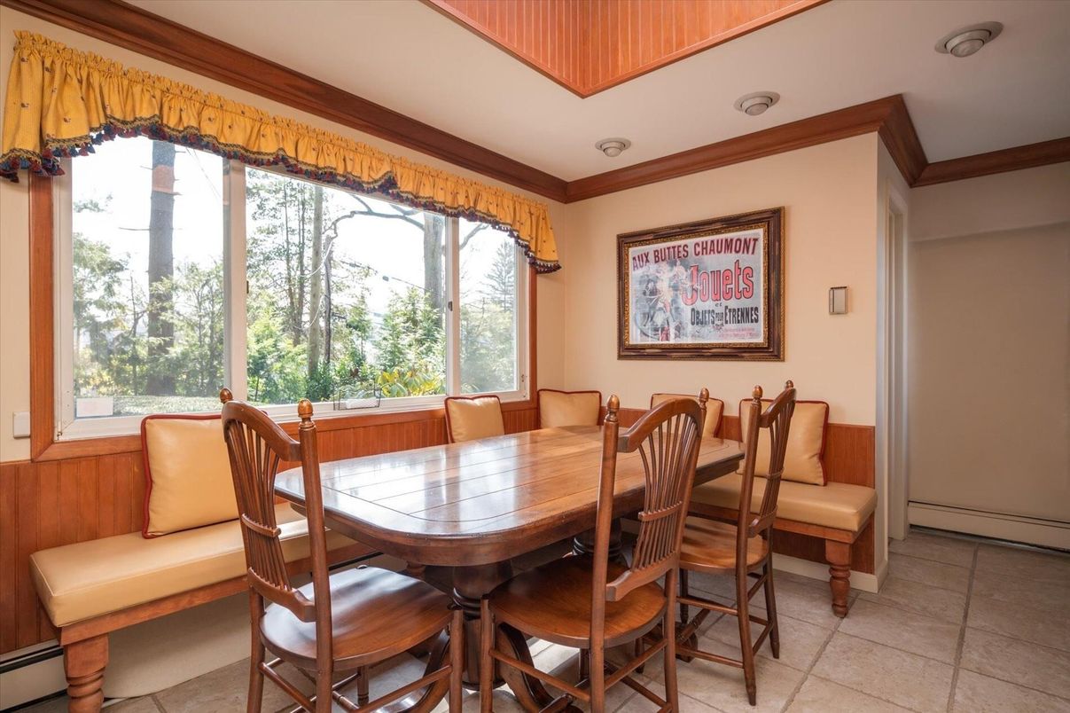 Dining room, Interior