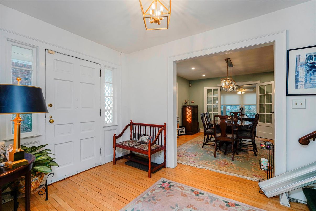 Chandelier, Dining room, Interior, Recessed Lighting, Wood Texture Flooring