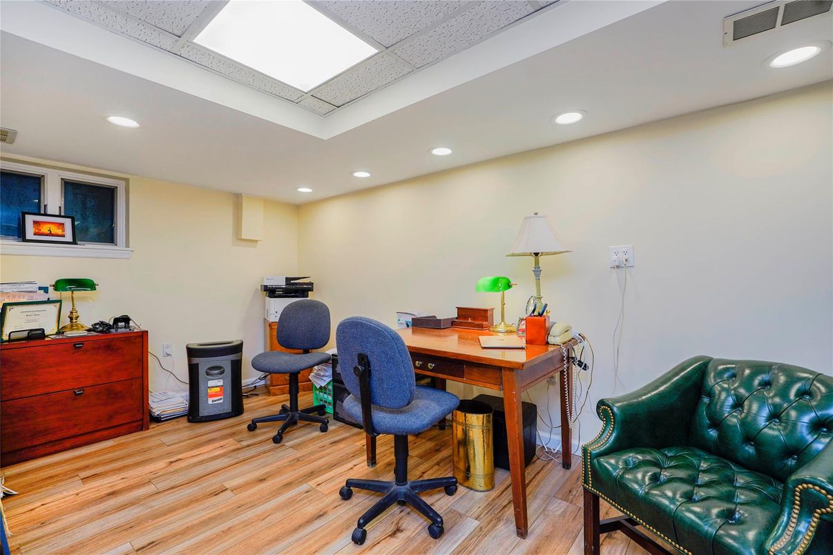 Home Office, Interior, Recessed Lighting, Wood Texture Flooring