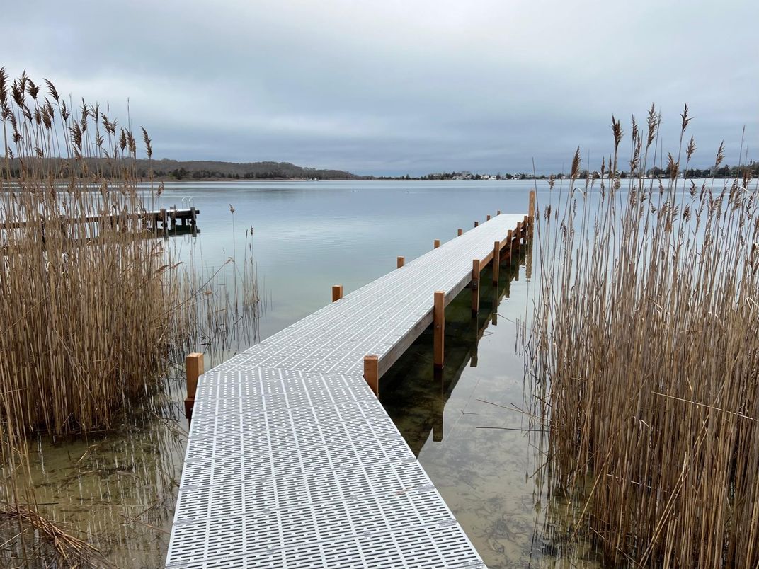 Exterior, Lake