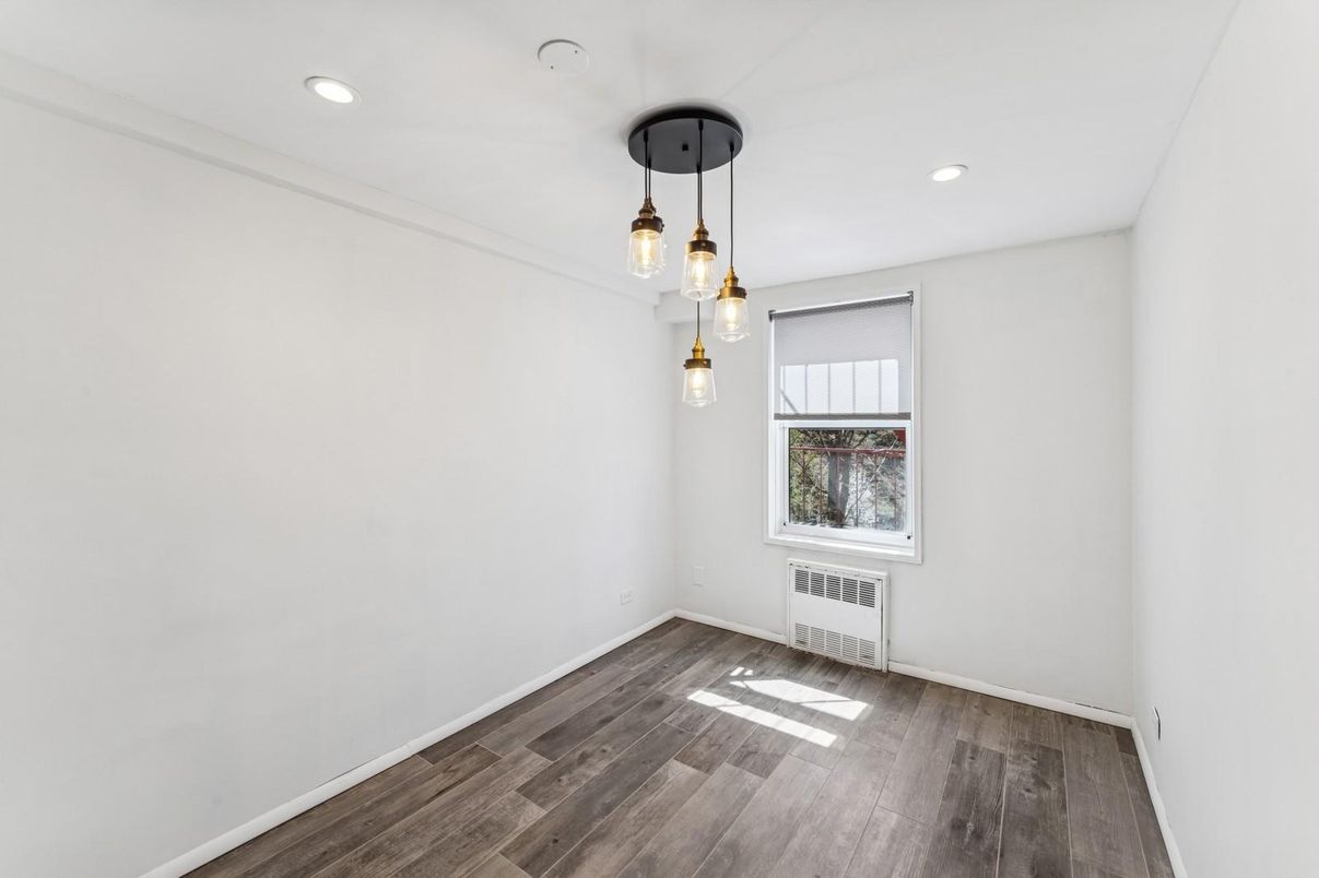 Empty room, Interior, Pendant Lights, Recessed Lighting, Wood Texture Flooring