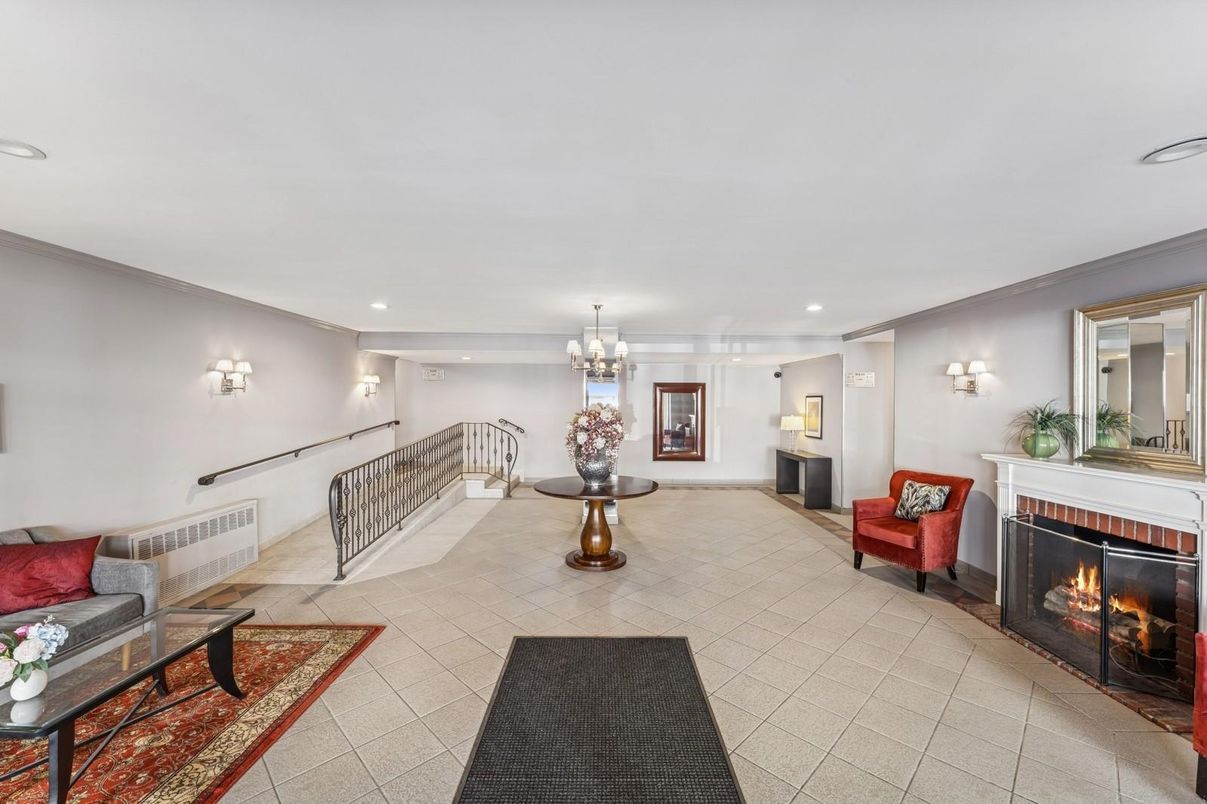 Chandelier, Fireplace, Interior, Recessed Lighting