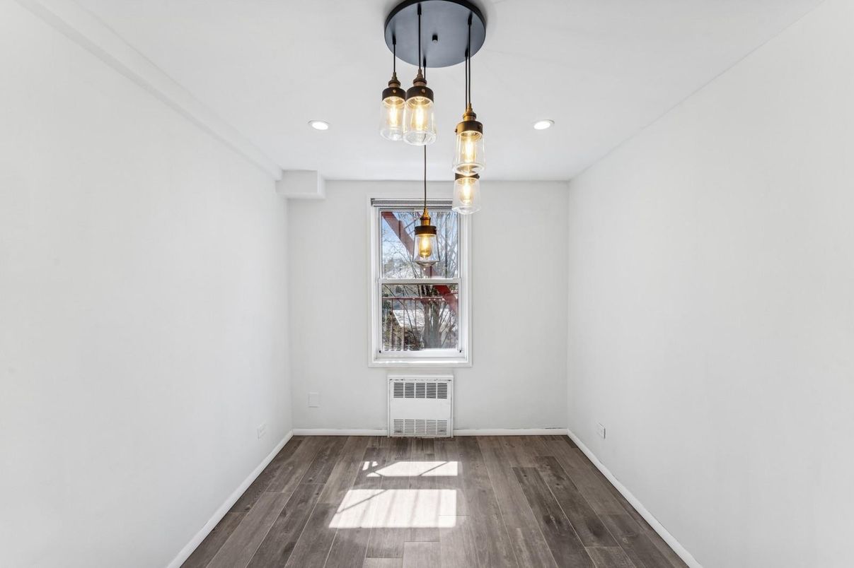 Empty room, Interior, Pendant Lights, Recessed Lighting, Wood Texture Flooring