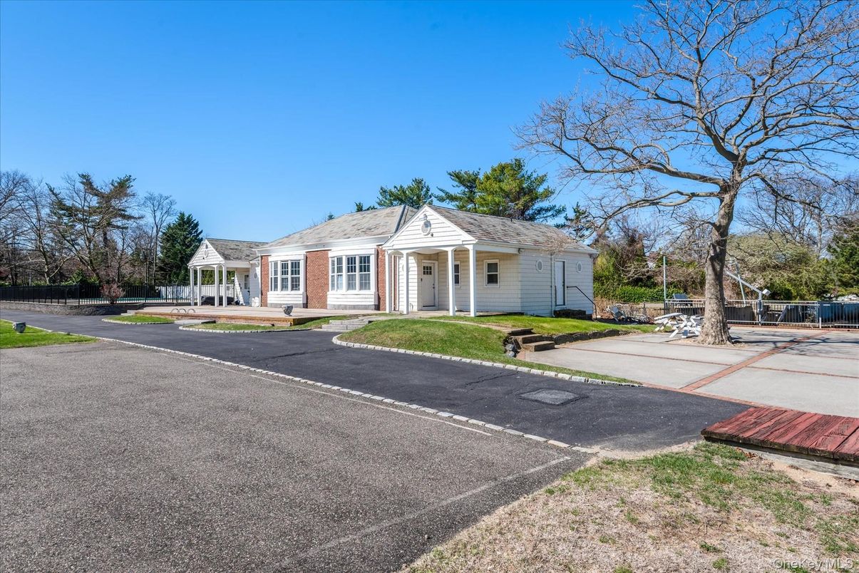 Exterior, Facade, Cape Cod
