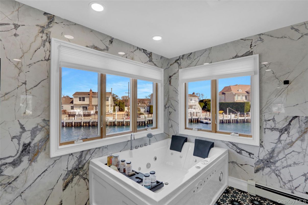 Bathroom, Interior, Marble Walls, Recessed Lighting, Water