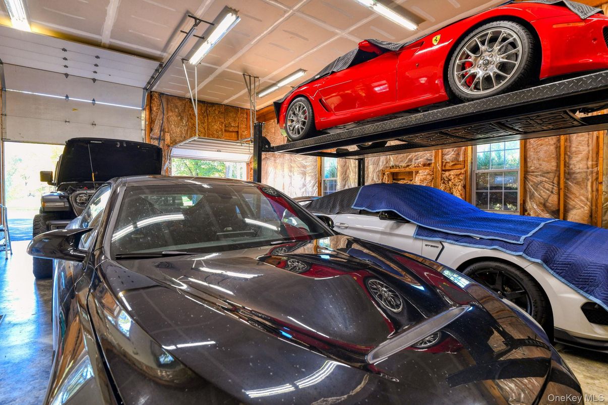 Garage, Interior