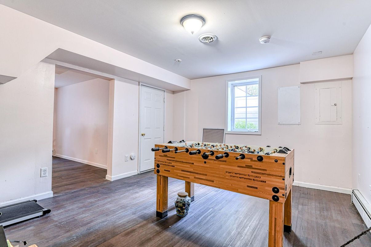 Game Room, Interior, Wood Texture Flooring