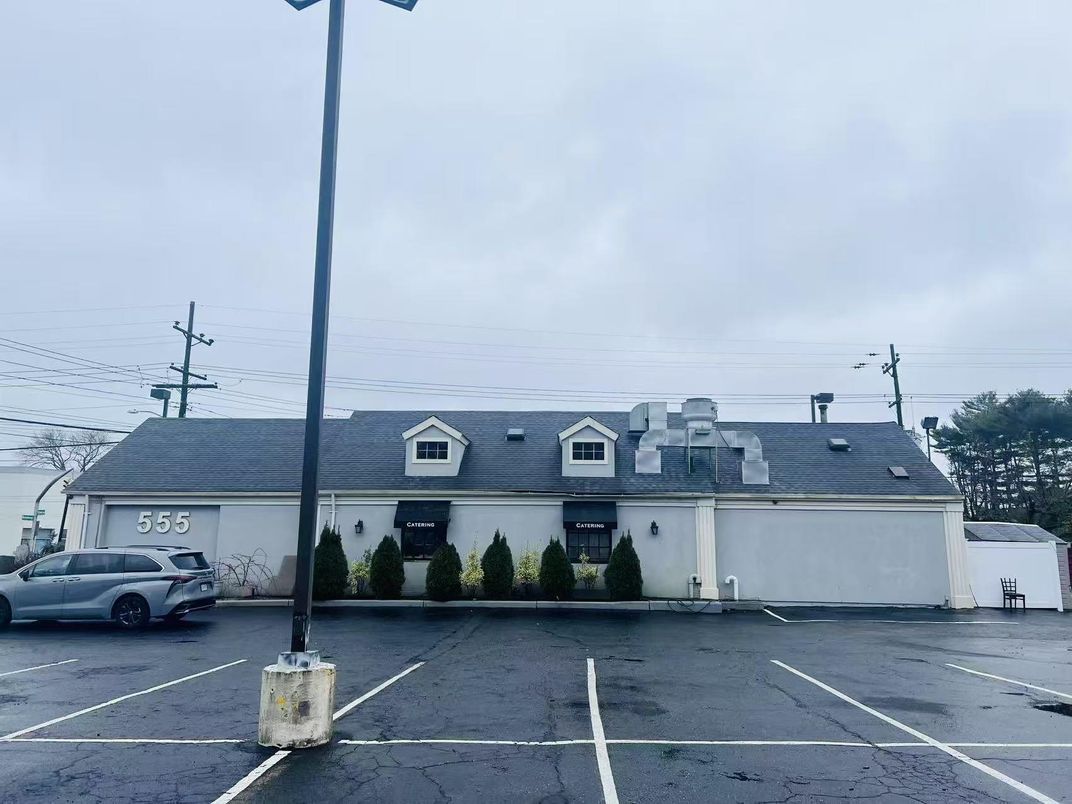 Attached, Exterior, Facade, Cape Cod