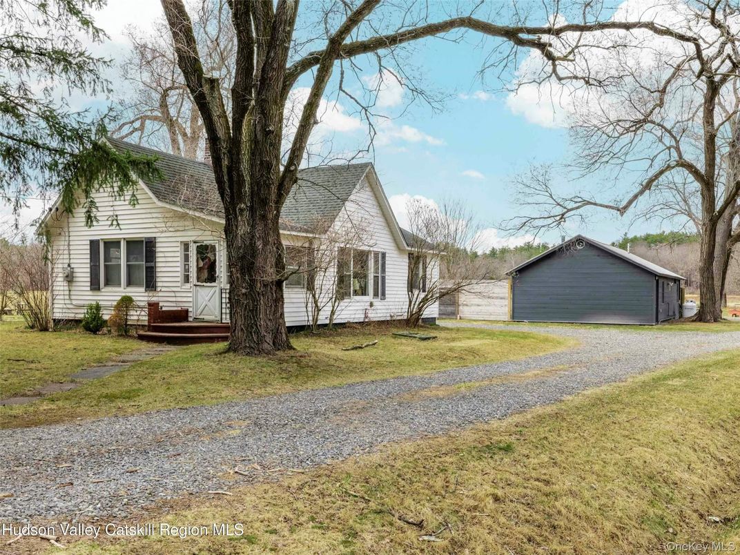 Backyard, Detached Garage, Exterior, Facade, Cape Cod