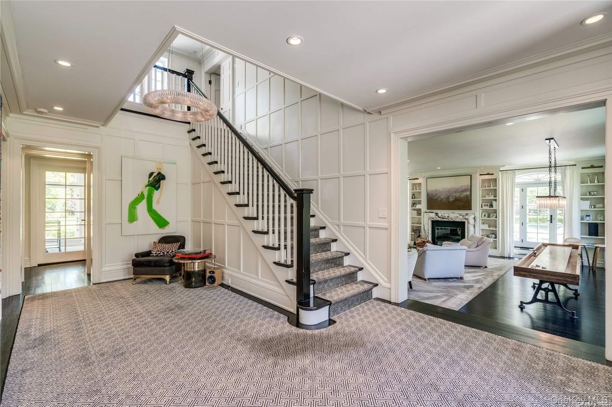 Chandelier, Fireplace, Interior, Recessed Lighting, Wood Texture Flooring