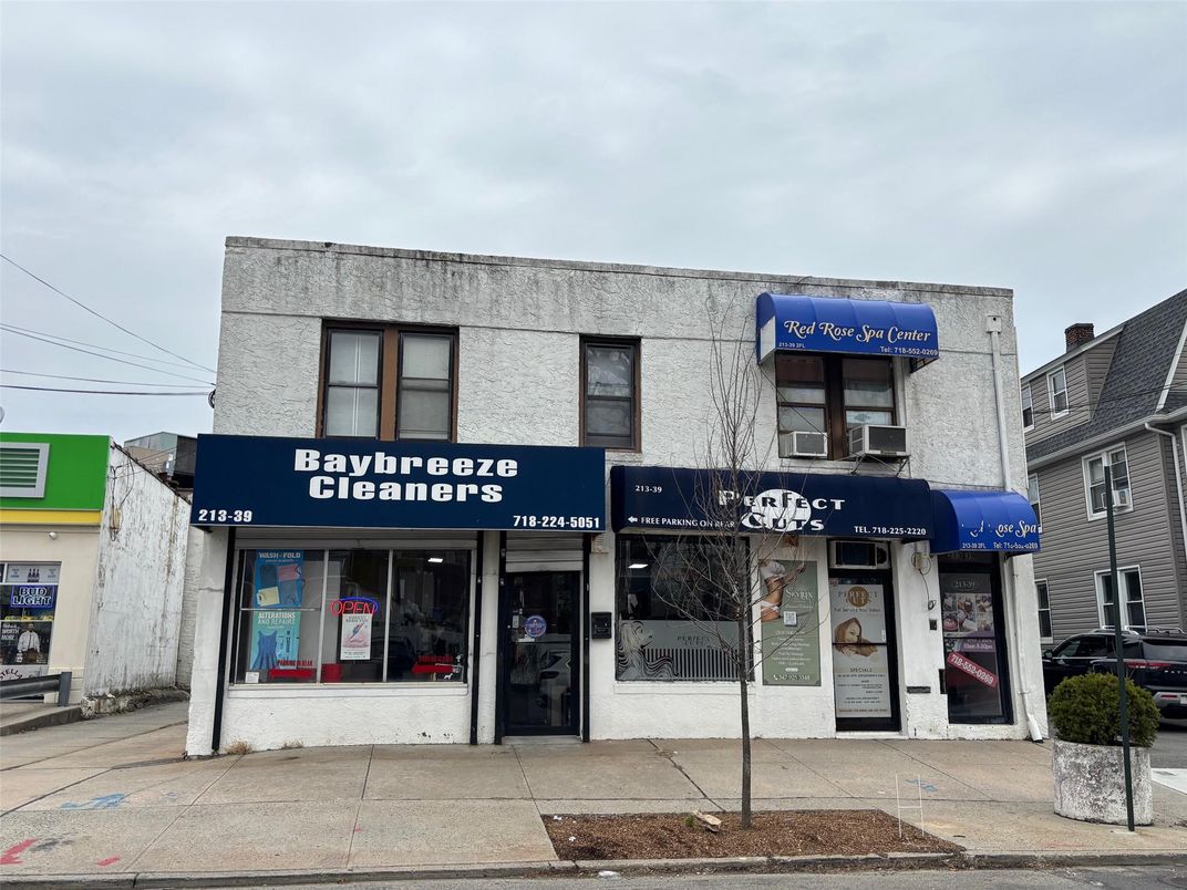 Exterior, Facade, None