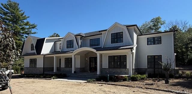 Exterior, Facade, Farmhouse