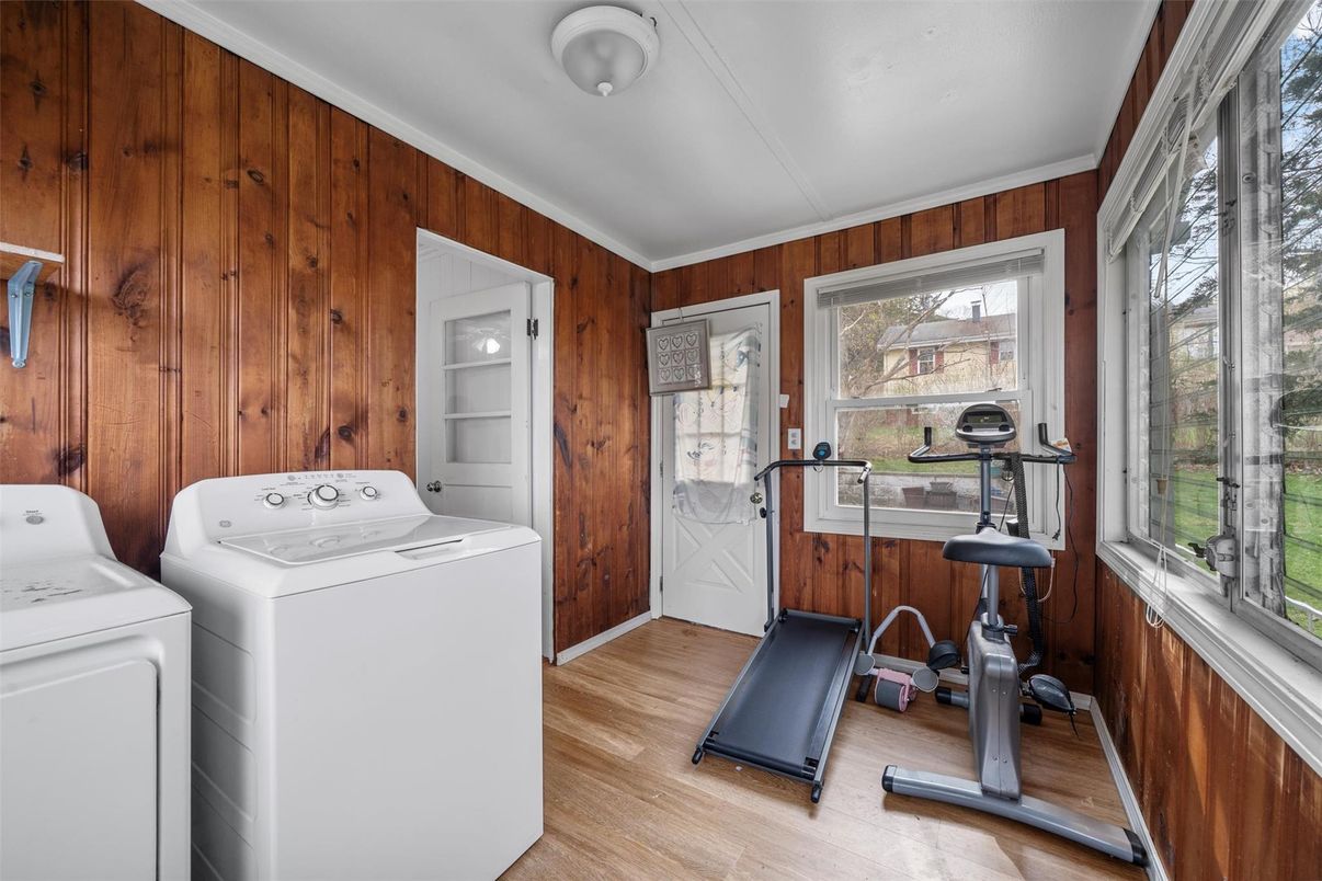Fitness Equipment, Interior, Washer, Wood Texture Flooring, Wooden Walls