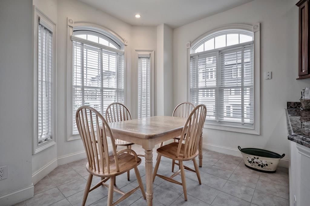Dining room, Interior, Recessed Lighting