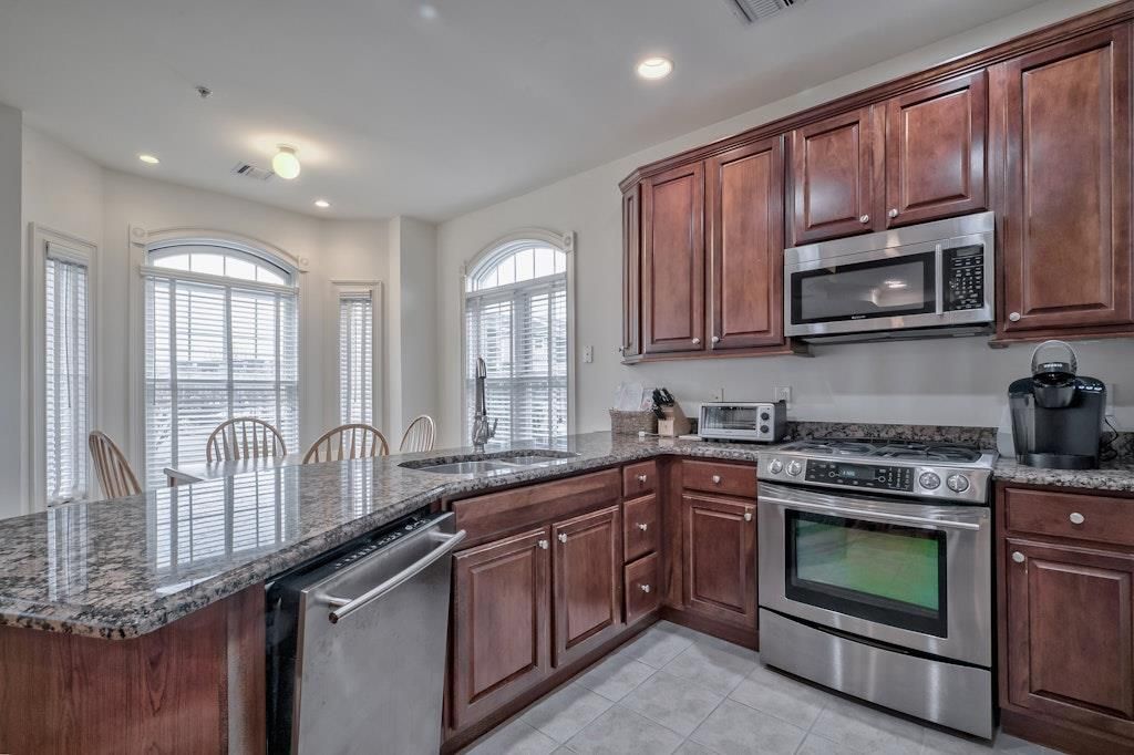 Dining room, Interior, Kitchen, Recessed Lighting, Stainless Steel Appliances