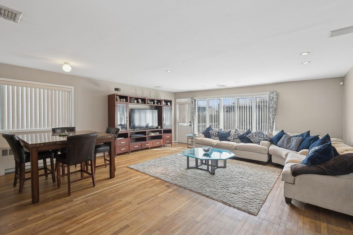 Dining room, Interior, Living room, Recessed Lighting, Wood Texture Flooring